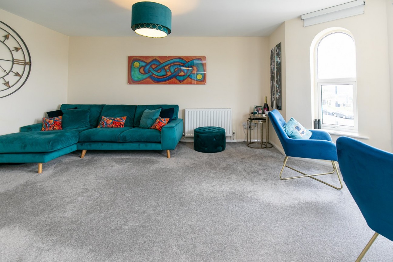 41 Piccadilly Court, Queens Promenade, IM2 4NS