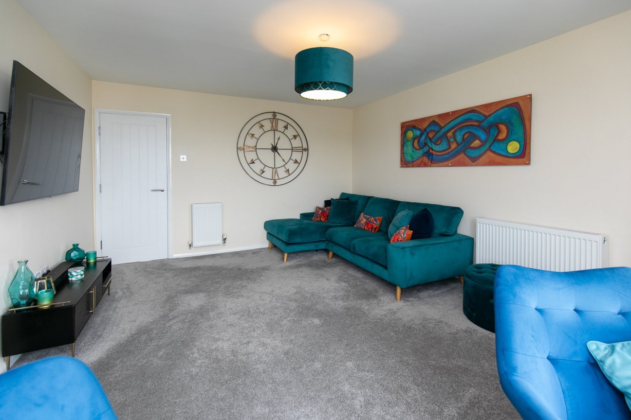 41 Piccadilly Court, Queens Promenade, IM2 4NS