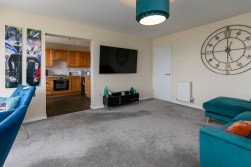 41 Piccadilly Court, Queens Promenade, IM2 4NS