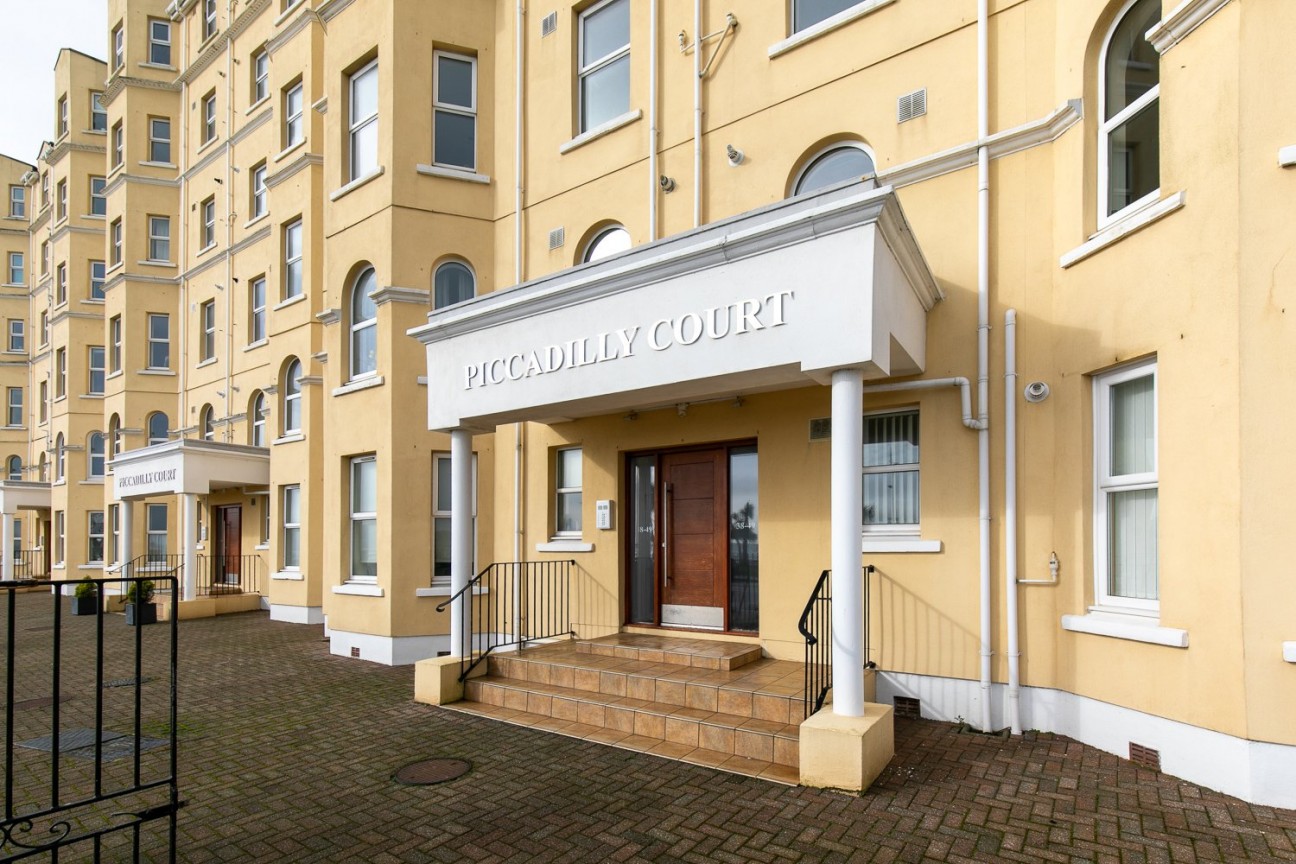 31 Piccadilly Court, Queens Promenade, Douglas, IM2 4NS