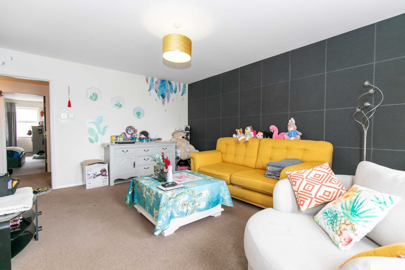 31 Piccadilly Court, Queens Promenade, Douglas, IM2 4NS