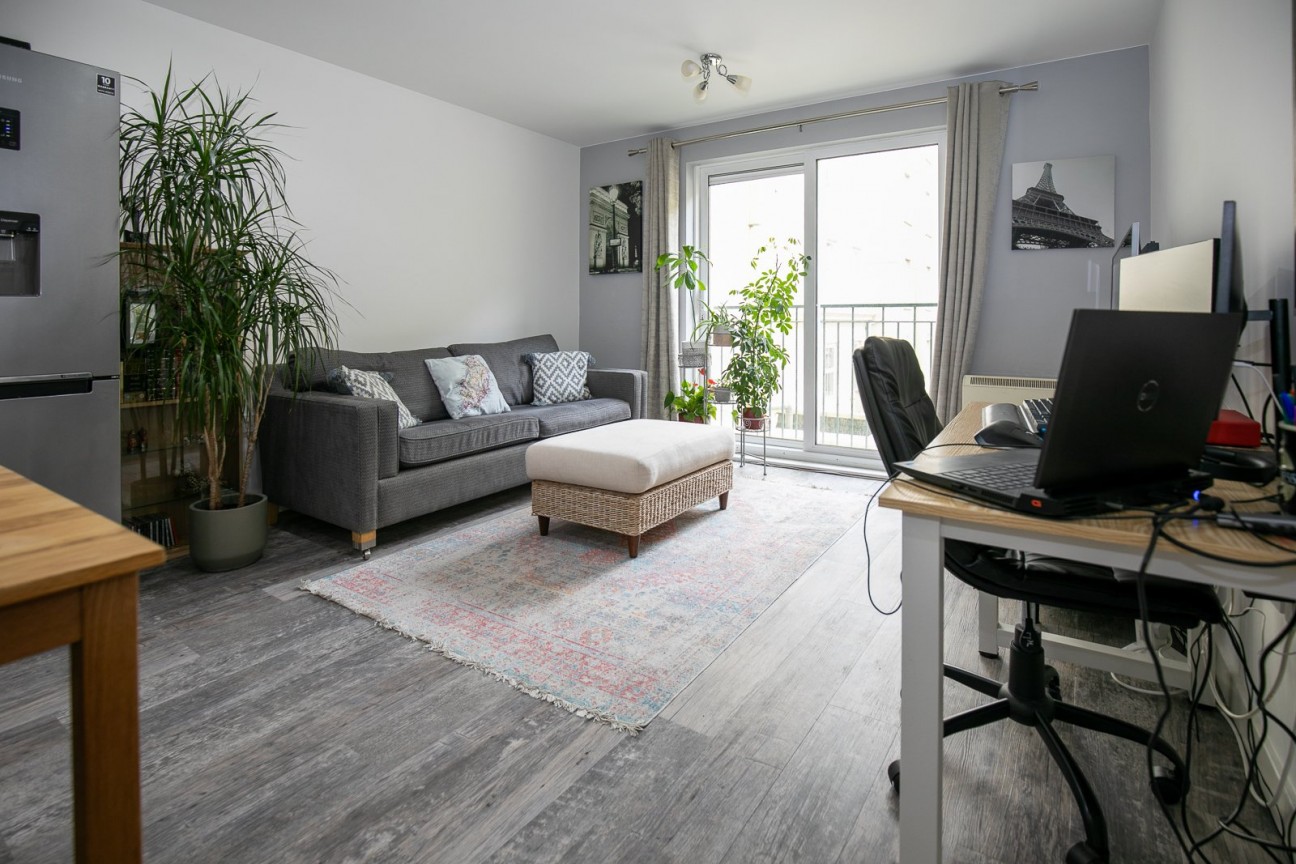 8 Queens Apartments, Palace Terrace, Douglas, IM2 4NX