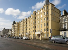 36 Piccadilly Court, Queens Promenade, Isle of Man, IM2 4NS