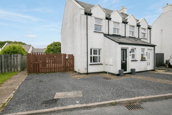 32, Murrays Lake Drive, Douglas, IM4 2HY