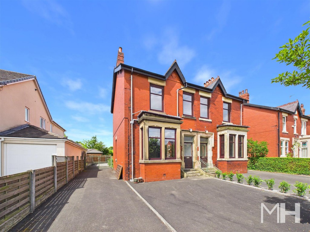 Station Road, New Longton, Preston, PR4 4ZB