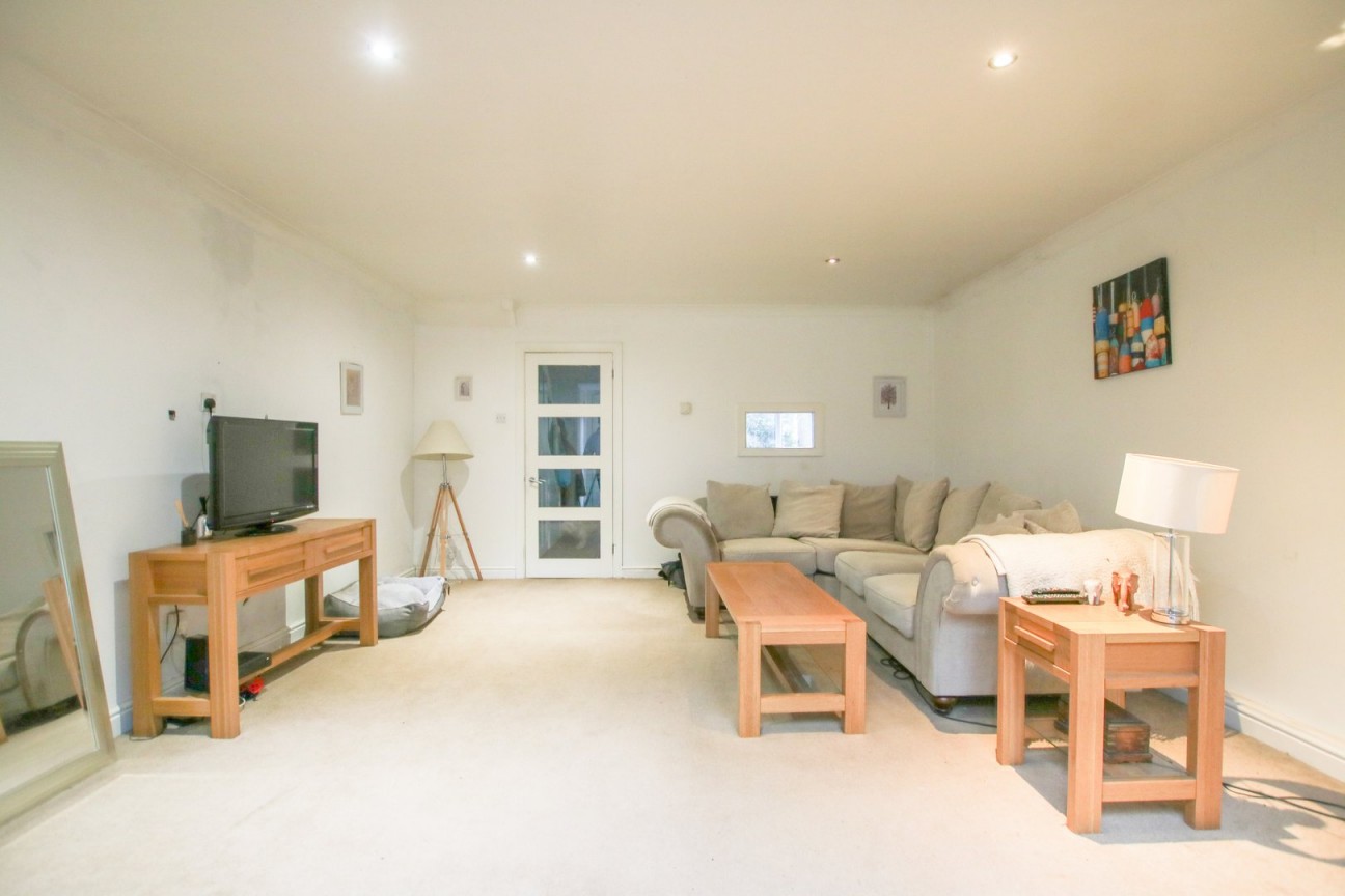 Holland Pines, Bracknell, Berkshire