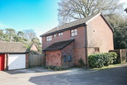 Quartz Close, Wokingham, Berkshire