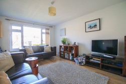 Shefford Crescent, Wokingham, Berkshire
