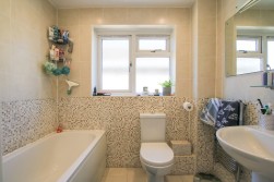 Shefford Crescent, Wokingham, Berkshire
