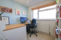 Shefford Crescent, Wokingham, Berkshire