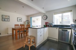Shefford Crescent, Wokingham, Berkshire