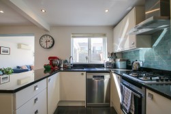 Shefford Crescent, Wokingham, Berkshire