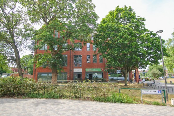 Elms Walk, Wokingham, Berkshire