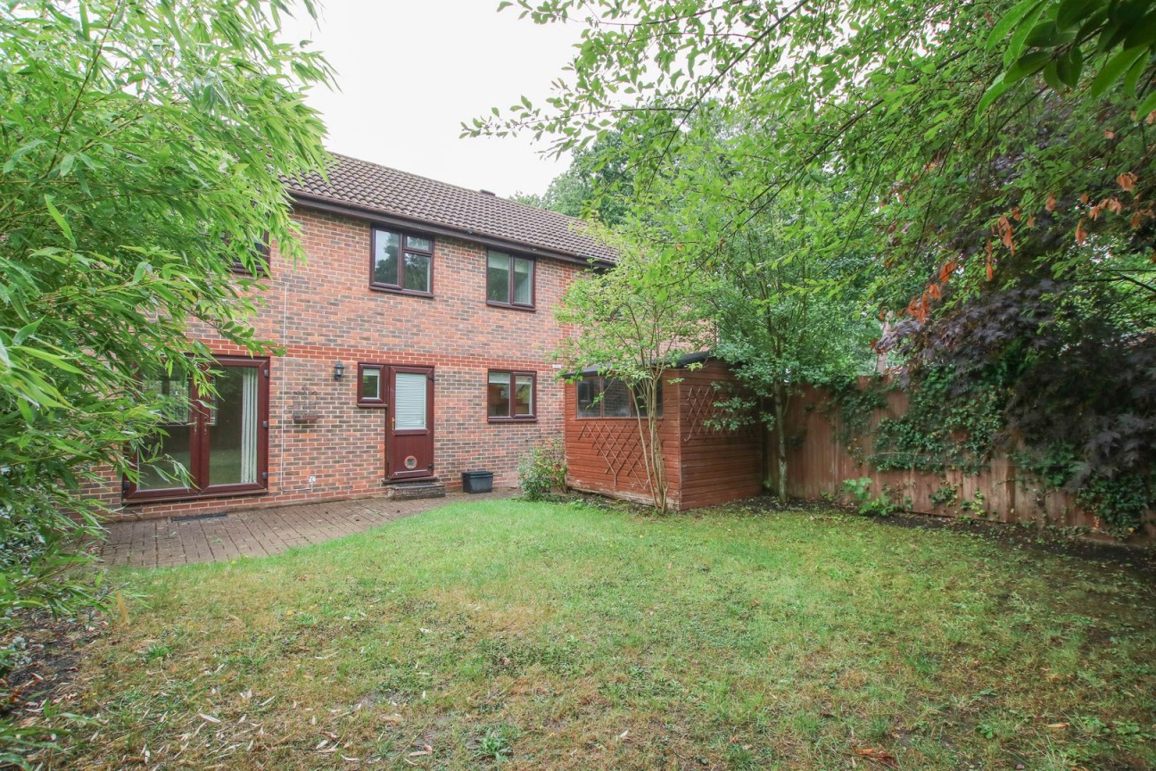 Thorne Close, Crowthorne, Berkshire