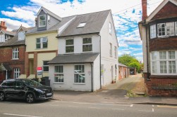 London Road, Wokingham, Berkshire