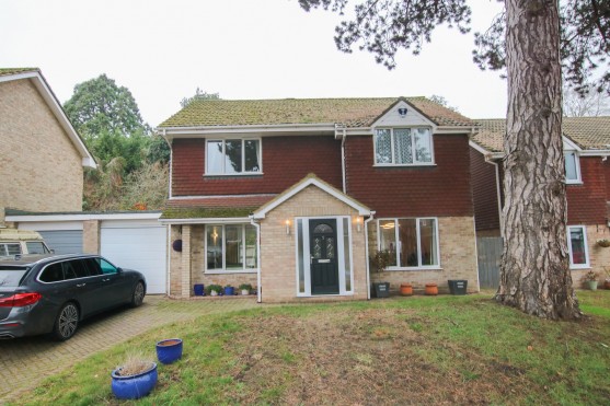 Starmead Drive, Wokingham, Berkshire