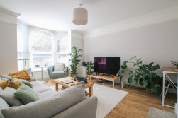 London Road, Wokingham, Berkshire