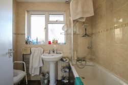 Salisbury Close, Wokingham, Berkshire