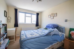 Salisbury Close, Wokingham, Berkshire