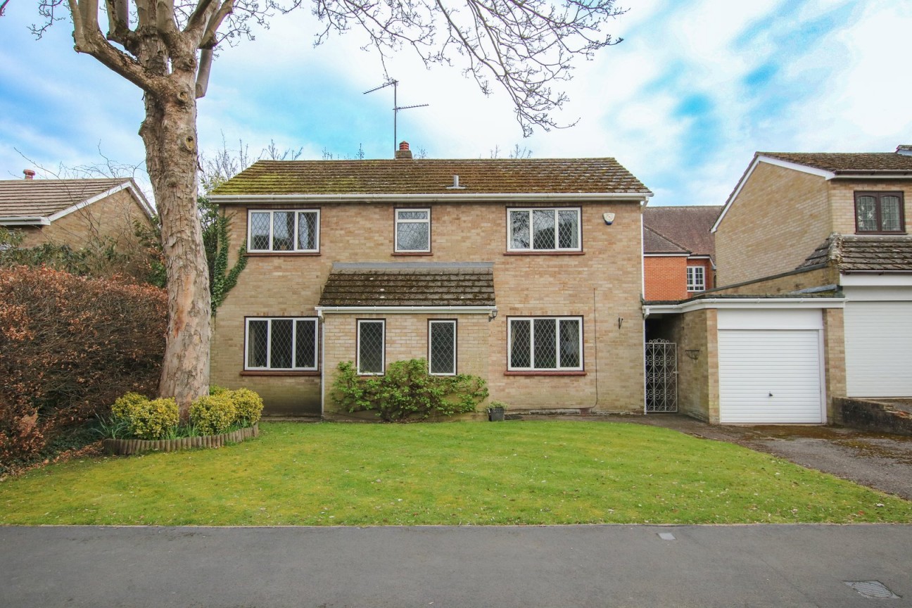 Clare Avenue, Wokingham, Berkshire