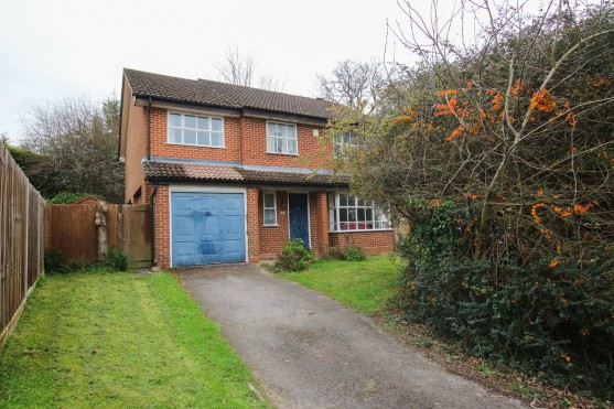 Walnut Close, Wokingham, Berkshire