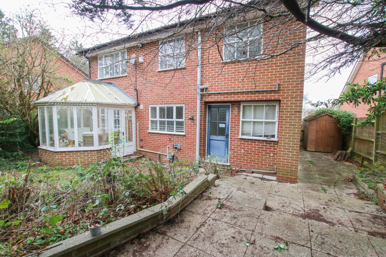 Walnut Close, Wokingham, Berkshire