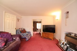 Walnut Close, Wokingham, Berkshire