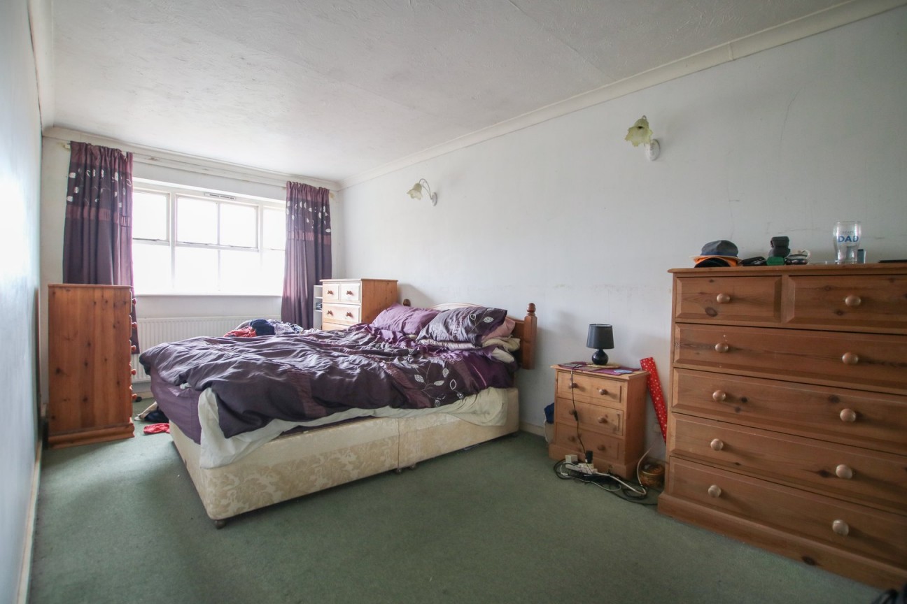 Walnut Close, Wokingham, Berkshire