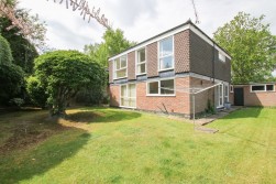 Barkhart Gardens, Wokingham, Berkshire