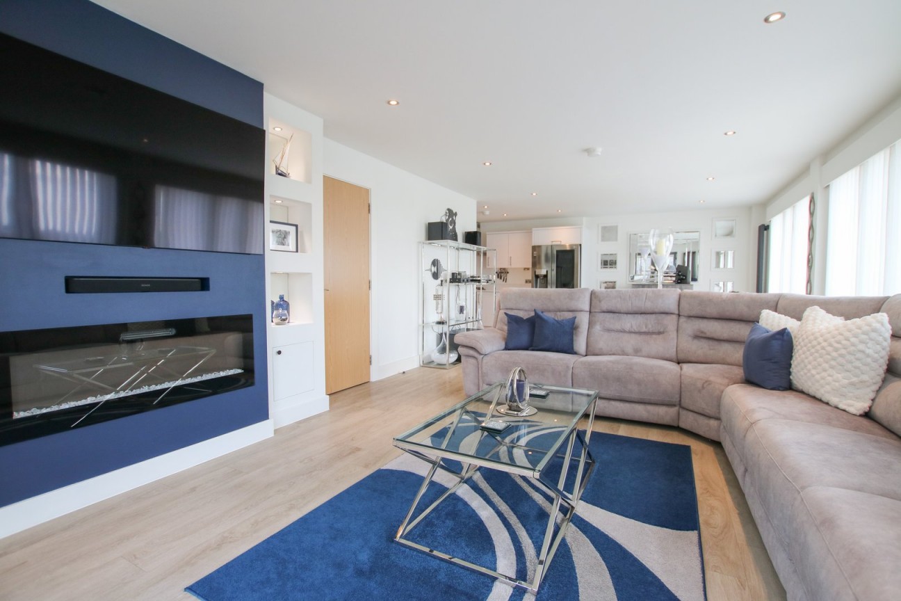 Elms Walk, Wokingham, Berkshire