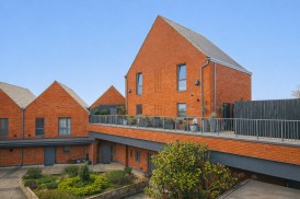 Elms Walk, Wokingham, Berkshire
