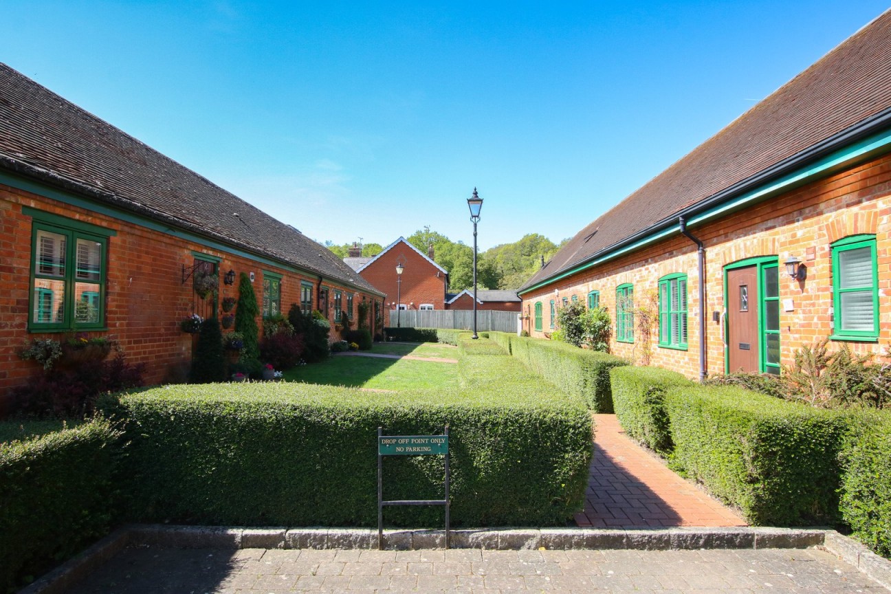 Sindlesham, Wokingham, Berkshire