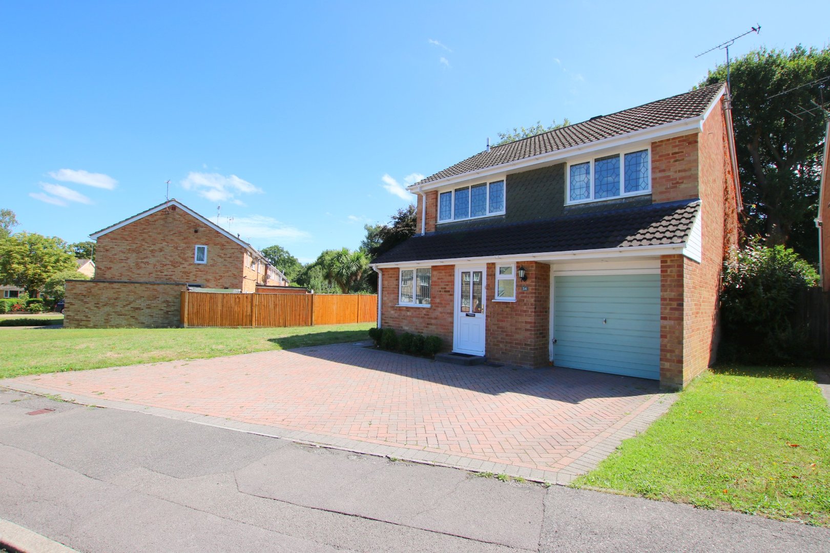Sarum Crescent, Wokingham, Berkshire