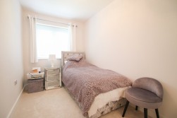 Minster Grove, Wokingham, Berkshire