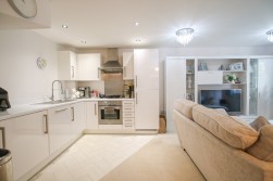 Minster Grove, Wokingham, Berkshire