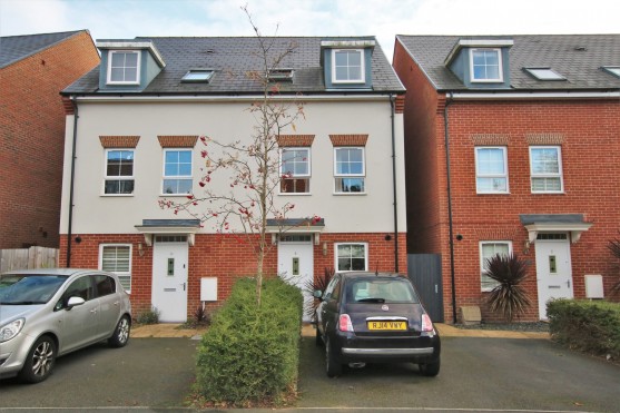 Windsor Crescent, Wokingham, Berkshire