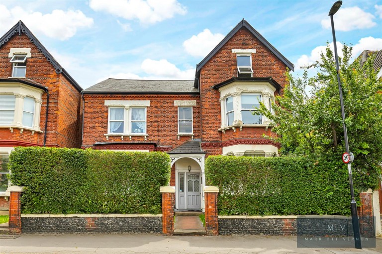 Birdhurst Road, South Croydon