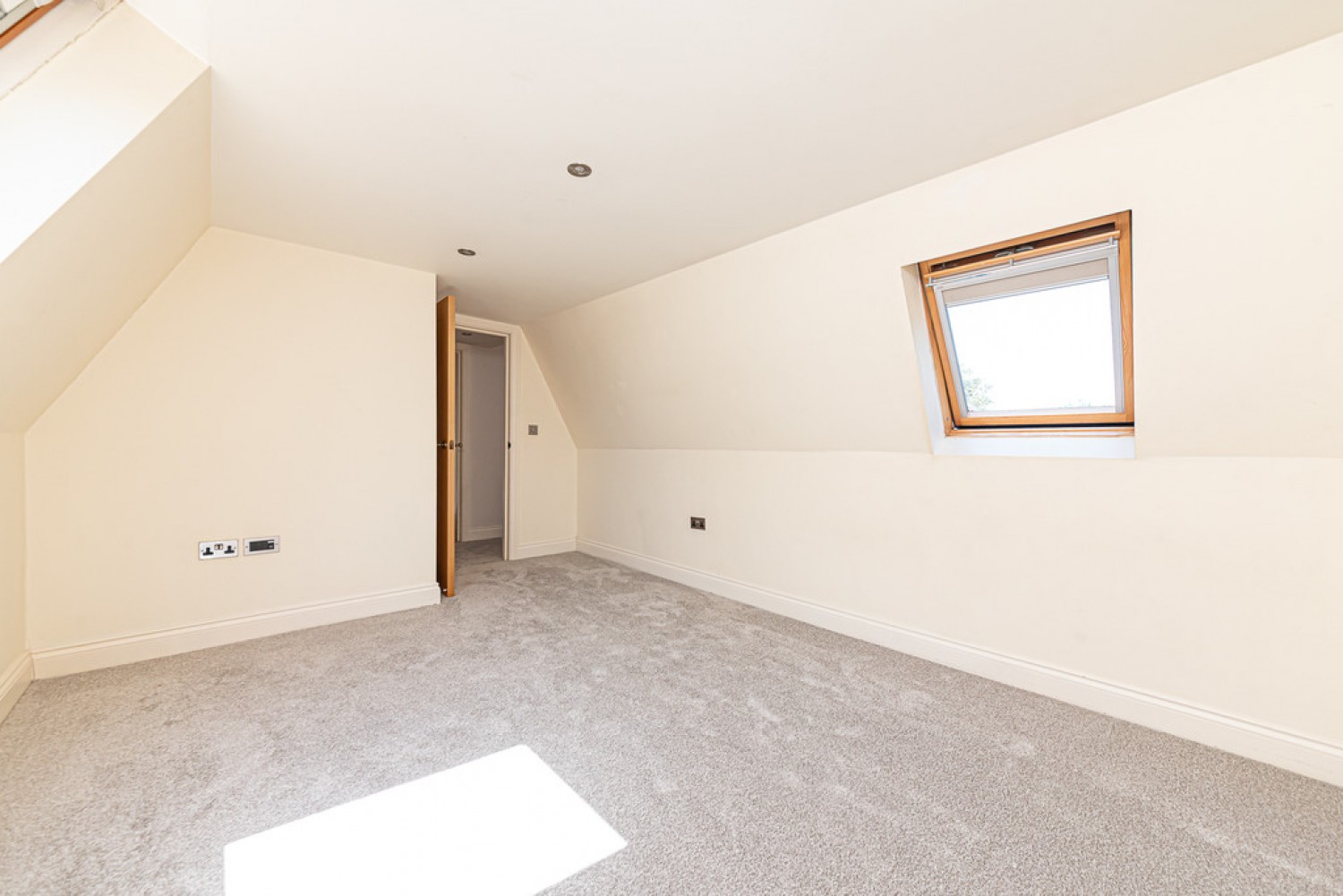 5 bedroom House for Letting St. Catherines Road, Frimley