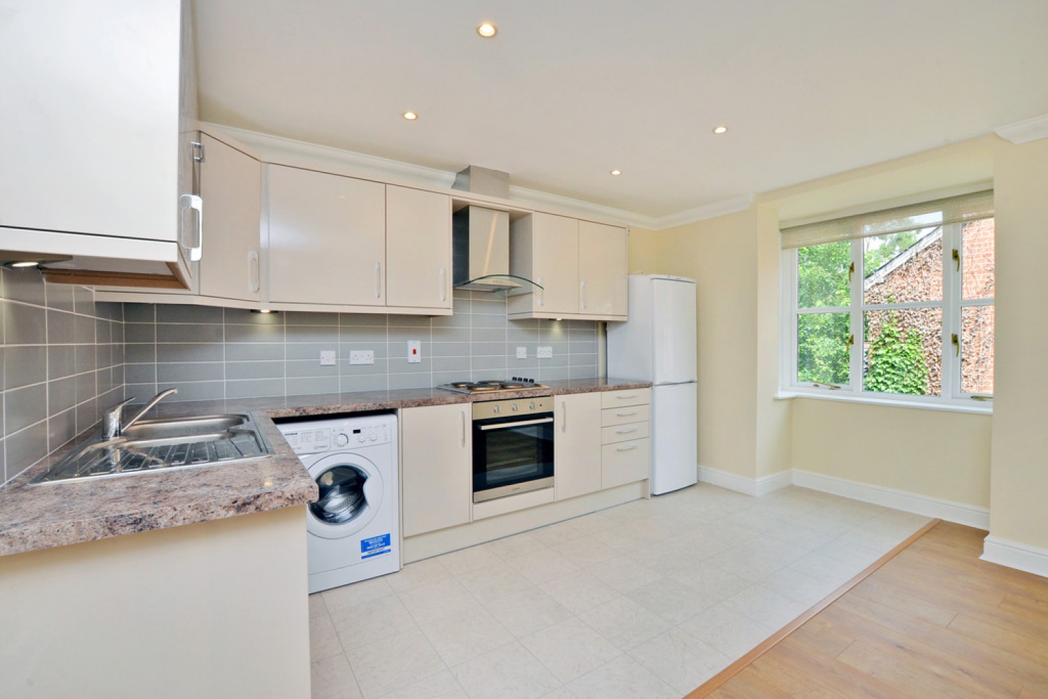 Woodmill Court, London Road