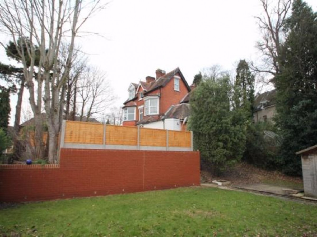 Heatherley Road, Camberley