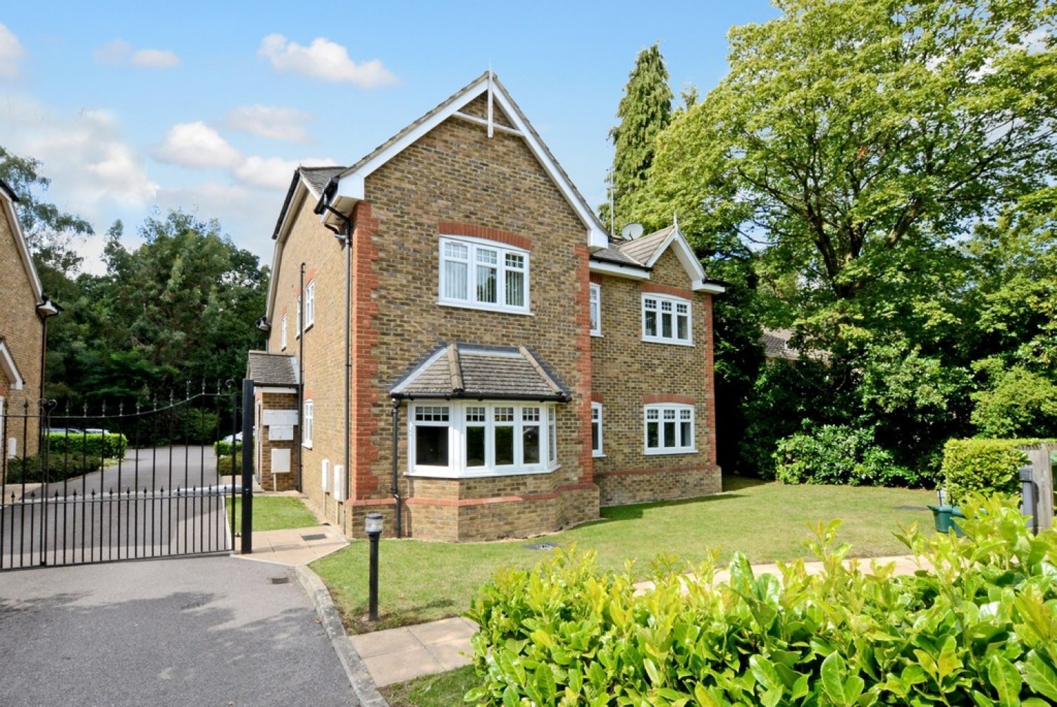 Kings Ride, Camberley