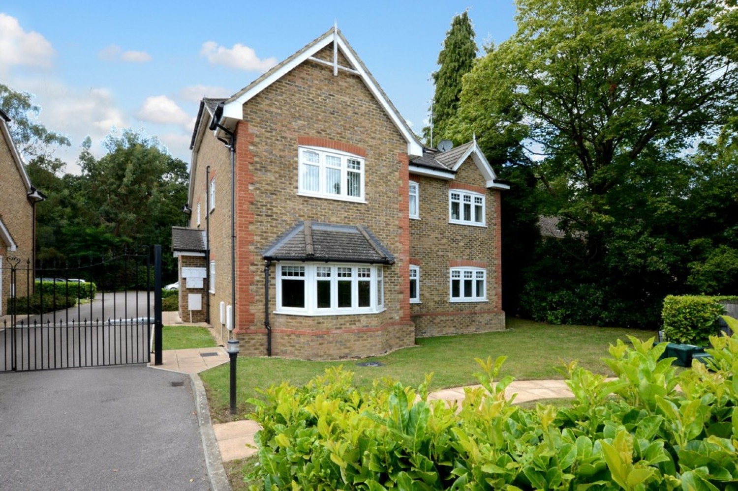 Kings Ride, Camberley