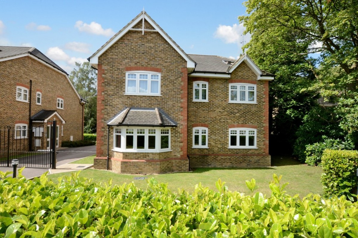 Kings Ride, Camberley