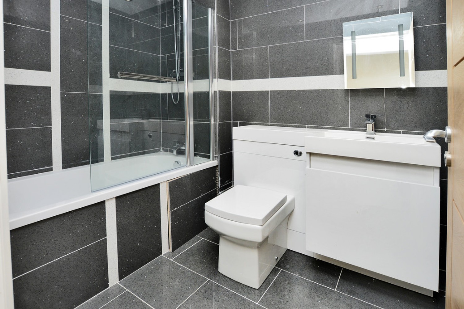 2 bedroom Flat for Letting High Street, Camberley