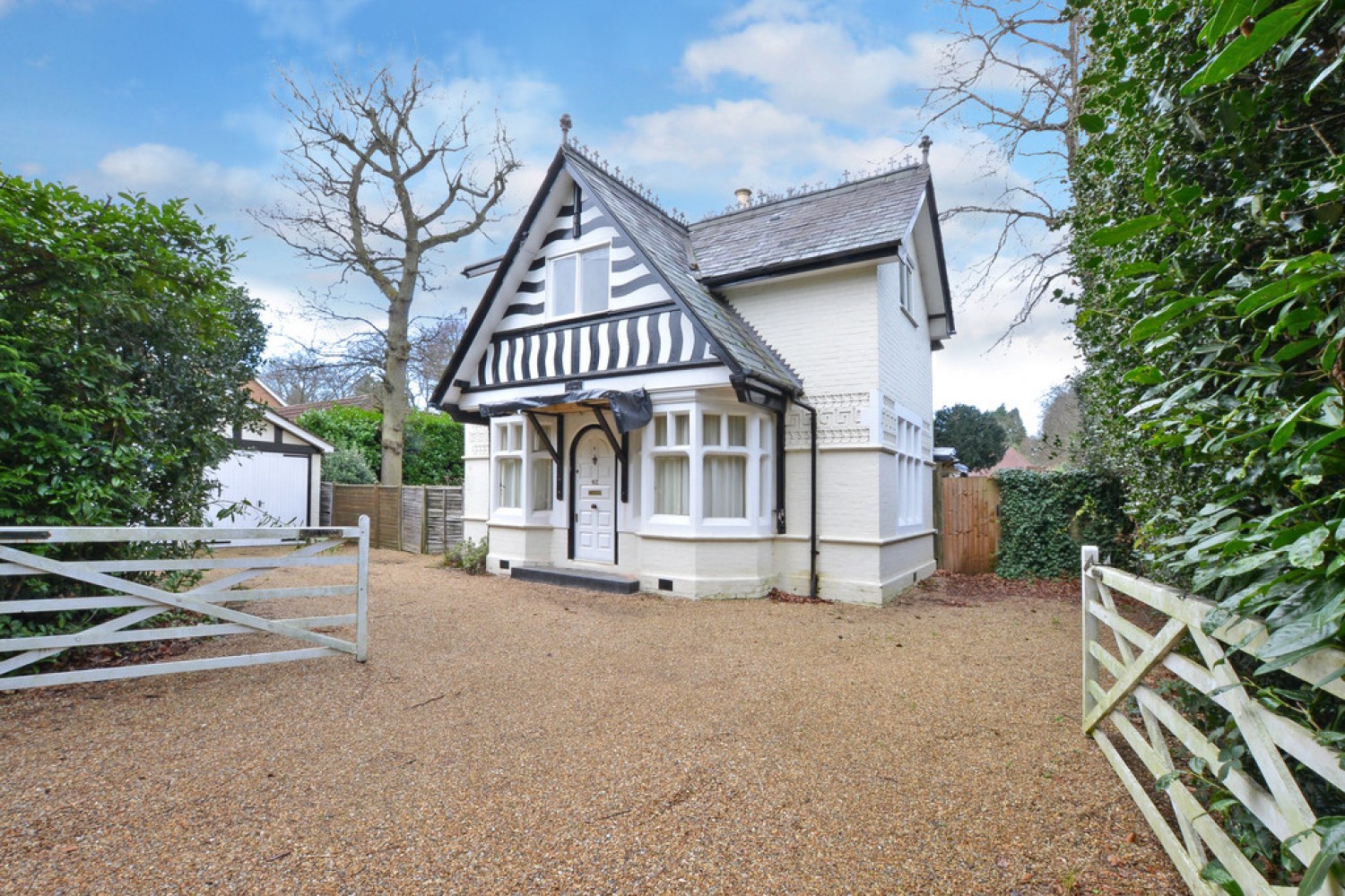 4 bedroom House for Letting Portsmouth Road, Camberley
