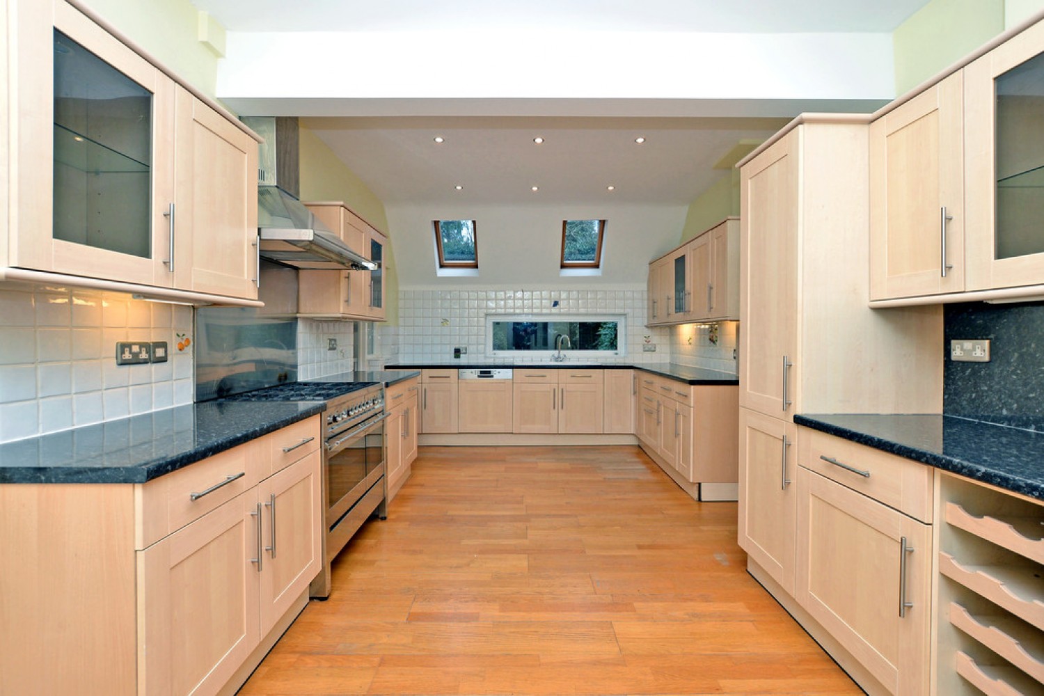 4 bedroom House for Letting Portsmouth Road, Camberley