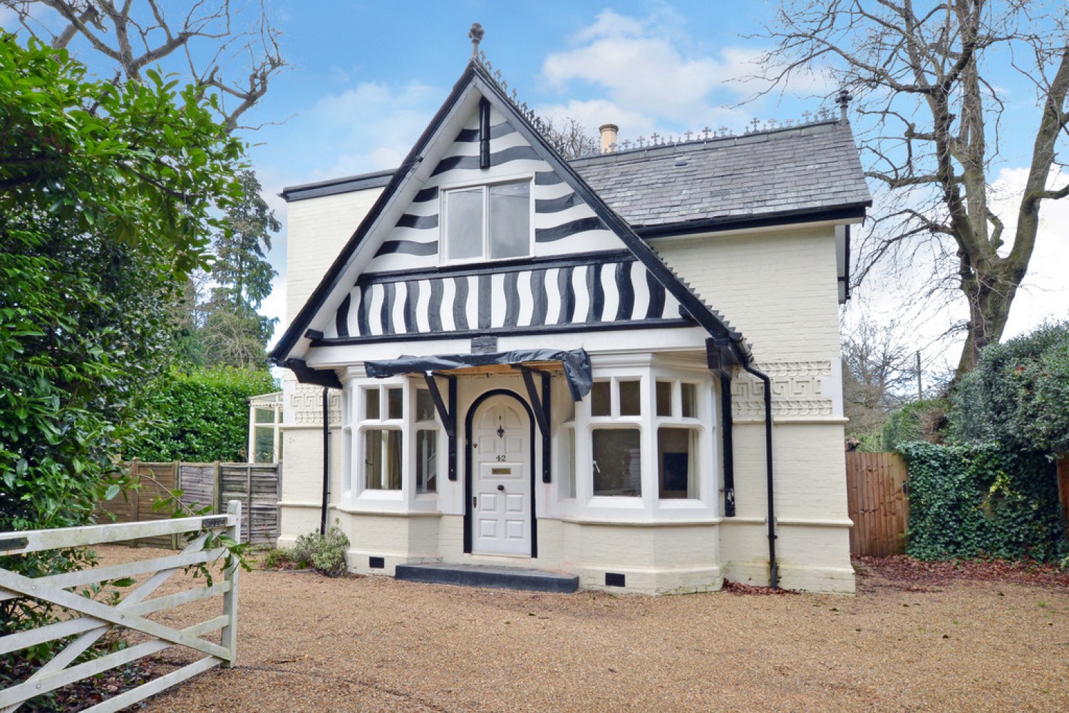 4 bedroom House for Letting Portsmouth Road, Camberley