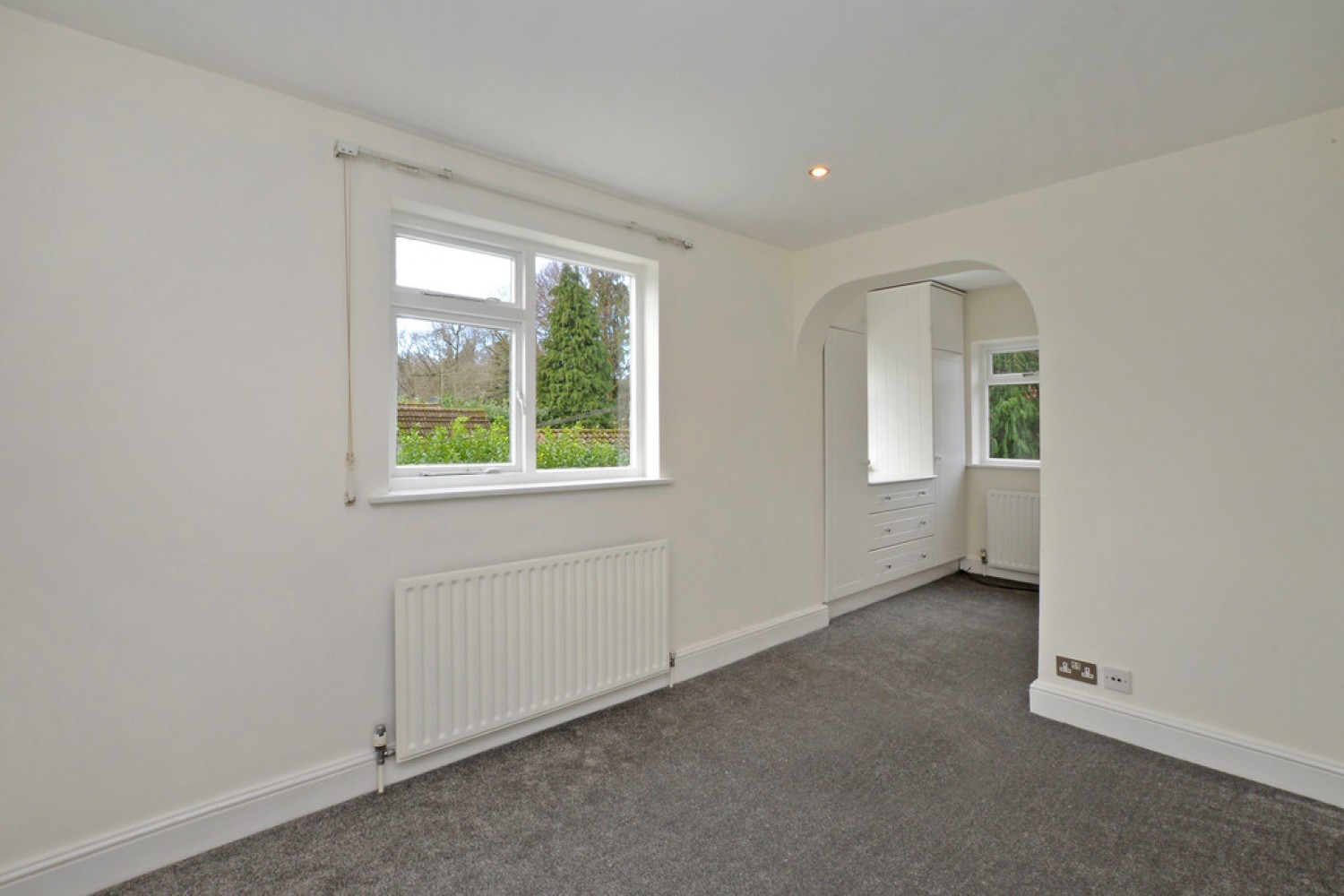 4 bedroom House for Letting Portsmouth Road, Camberley