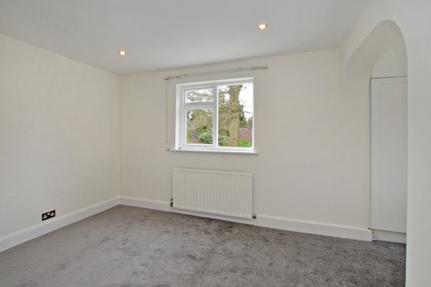 4 bedroom House for Letting Portsmouth Road, Camberley