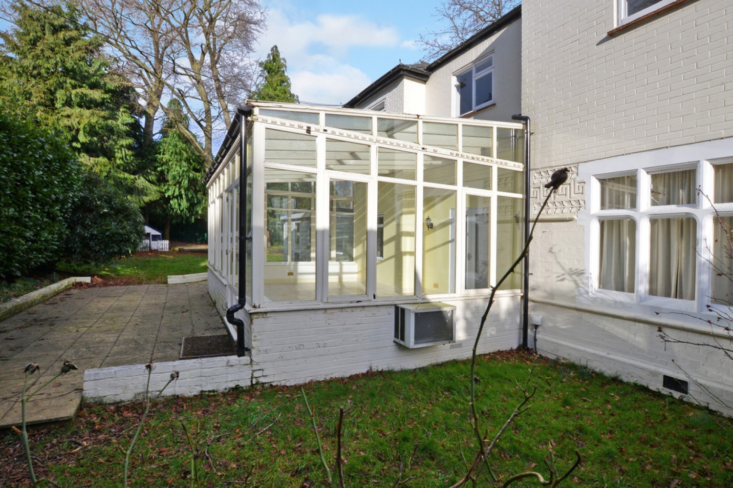 4 bedroom House for Letting Portsmouth Road, Camberley